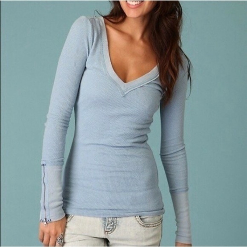 Free People Light Blue V-Neck Thermal Waffle Knit Top Zipper Cuffs‎ Womens XS